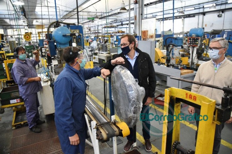 Garro visitó una fábrica de autopartes en Gonnet Garro visitó una fábrica de autopartes en Gonnet