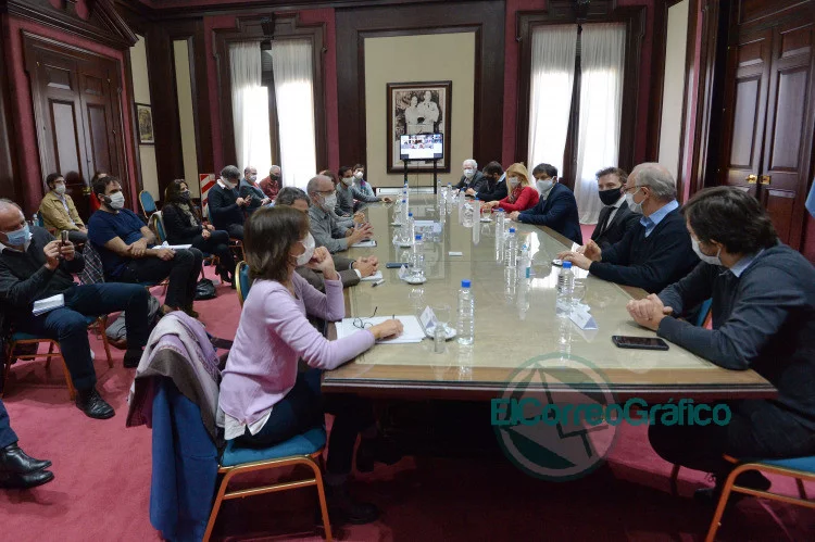 Kicillof encabezó el encuentro con el Comité de Expertos de la Provincia