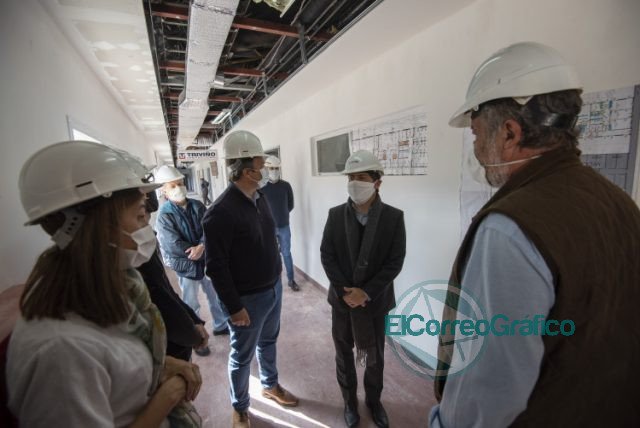 Kicillof recorrió las obras de reconstrucción del Hospital Oñativia de Almirante Brown