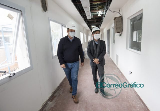 Kicillof recorrió las obras de reconstrucción del Hospital Oñativia de Almirante Brown