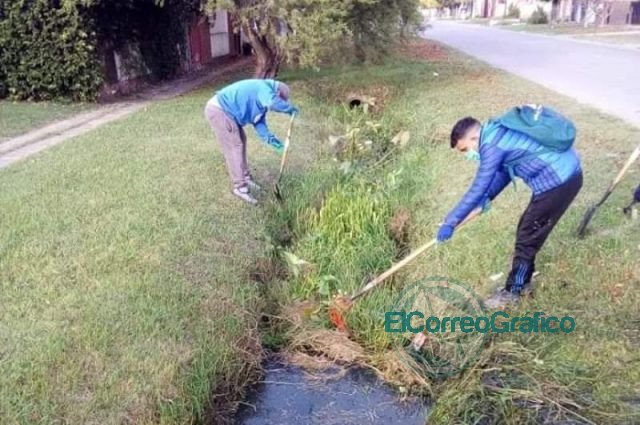 Mejorados de calles y limpieza en los barrios de la Delegación II