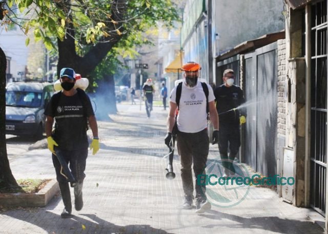 Montan un show de desinfección contra el COVID-19 en La Plata Montan un show de desinfección contra el COVID-19 en La Plata