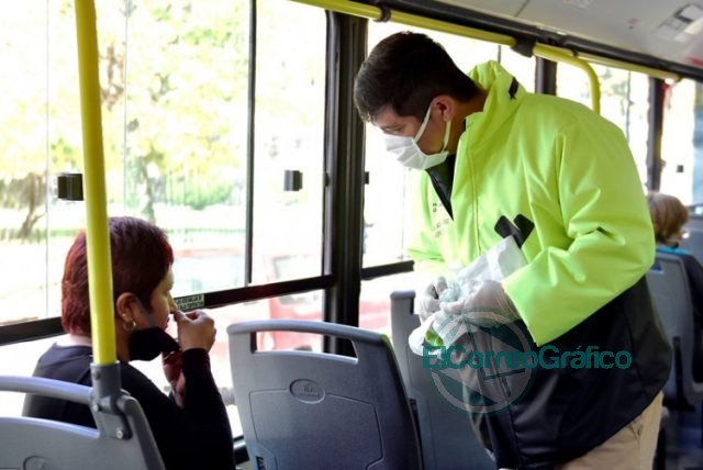Realizan testeos olfativos y controles de temperatura en la Estación de Trenes