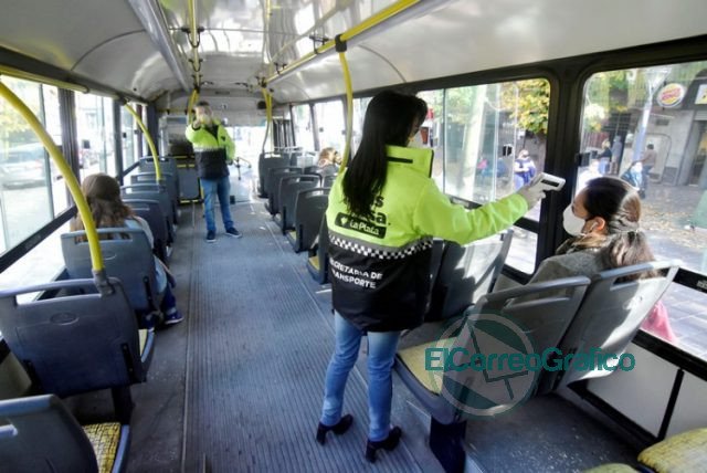 Realizan testeos olfativos y controles de temperatura en la Estación de Trenes