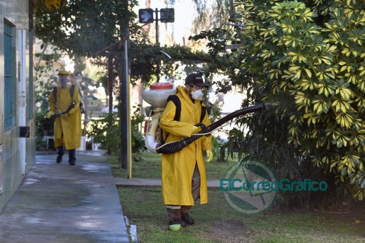 Refuerzan el trabajo sanitario y de prevención en barrios platenses