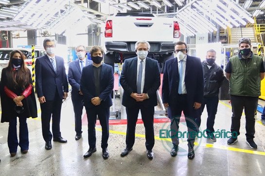 Toyota en Zárate que reactivó su producción y Kicillof con Fernández aparecieron para la foto