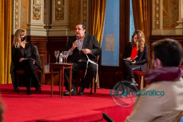 Kicillof: “La prensa tiene un lugar central en la recuperación de la identidad de la provincia de Buenos Aires” Kicillof: “La prensa tiene un lugar central en la recuperación de la identidad de la provincia de Buenos Aires”