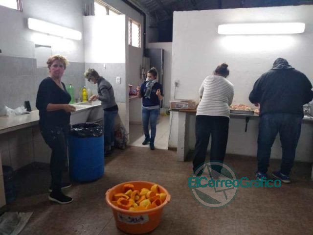 Agremaidos de ATSA La Plata colaboran en comedores comunitarios