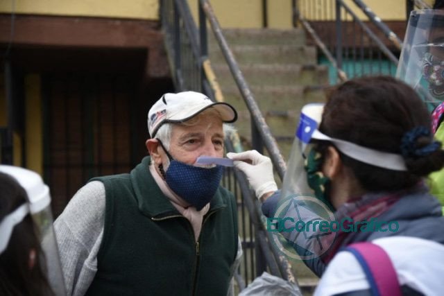 Avanza la búsqueda activa de casos sospechosos de COVID-19 en La Plata