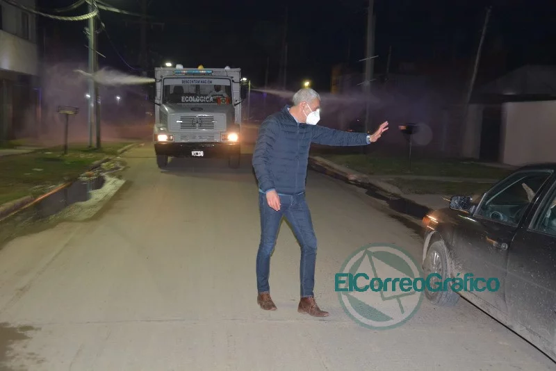 Cagliardi pasó desfilando en la desinfección preventiva en Villa Argüello y Villa Nueva Cagliardi pasó desfilando en la desinfección preventiva en Villa Argüello y Villa Nueva