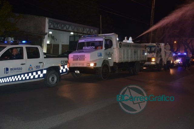 Cagliardi pasó desfilando en la desinfección preventiva en Villa Argüello y Villa Nueva