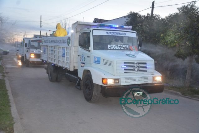 Cagliardi pasó desfilando en la desinfección preventiva en Villa Argüello y Villa Nueva