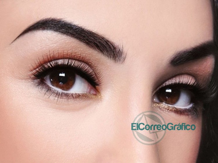 Cejas perfectas en casa