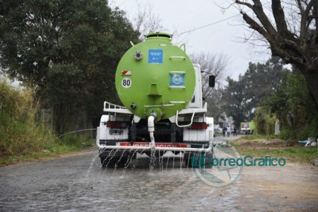 Con el debut del “colectivo sanitario”, controlaron a más de un centenar de vecinos en barrio popular de calle 122