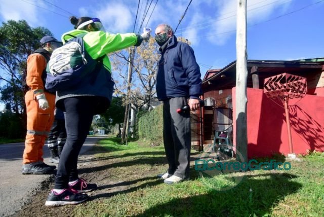 Continúa la asistencia sanitaria y social en barrios platenses