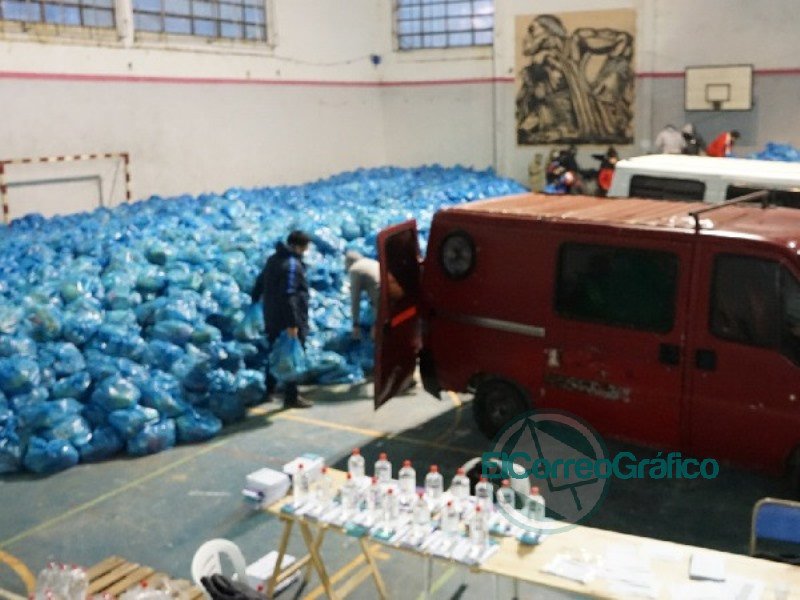Entrega de alimentos del SAE a escuelas de Berisso