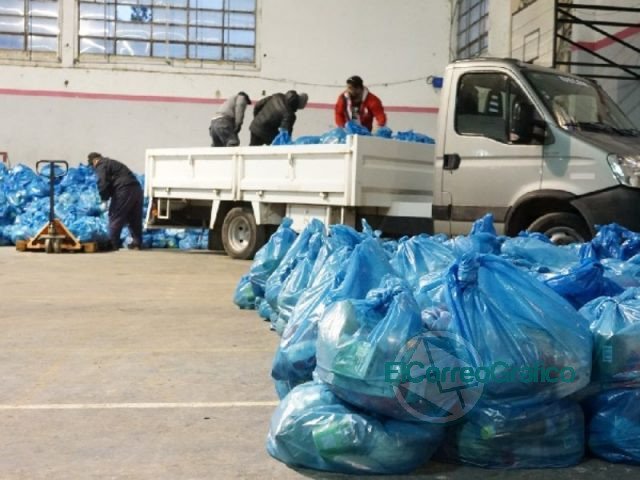 Entrega de alimentos del SAE a escuelas de Berisso