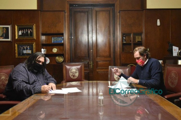 Garro y Baradel firman convenio para usar la sede del SUTEBA para recibir pacientes leves con COVID-19
