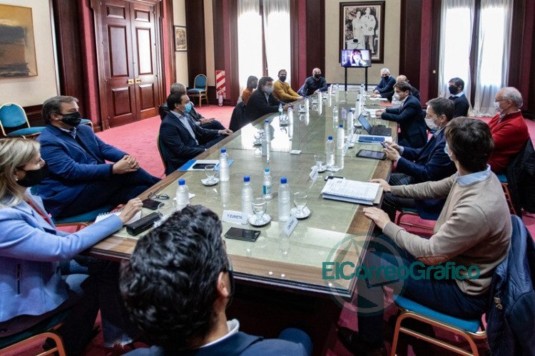 Kicillof se reunió con intendentes del Frente de Todos de la Tercera
