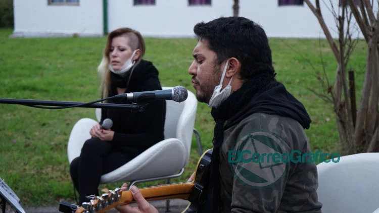 Música, solidaridad y empatía en el Centro de Aislamiento Música, solidaridad y empatía en el Centro de Aislamiento
