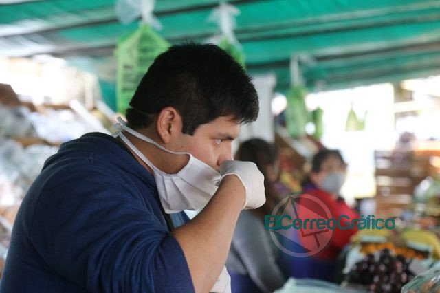 COVID-19: Realizan controles sintomáticos en feria de alimentos y barrios populares