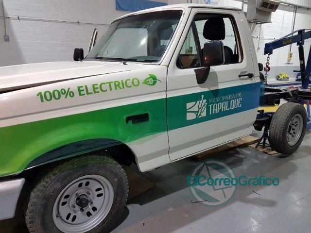 Con el aporte de ingenieros de la UNLP, Tapalqué puso en marcha una camioneta eléctrica con baterías de litio