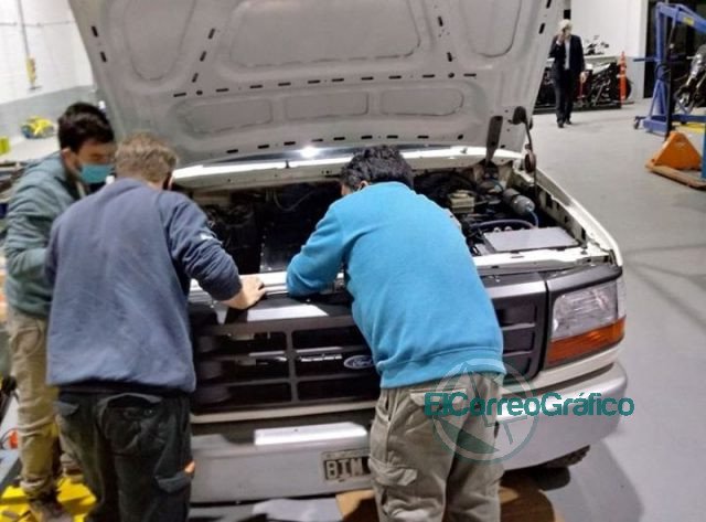 Con el aporte de ingenieros de la UNLP, Tapalqué puso en marcha una camioneta eléctrica con baterías de litio
