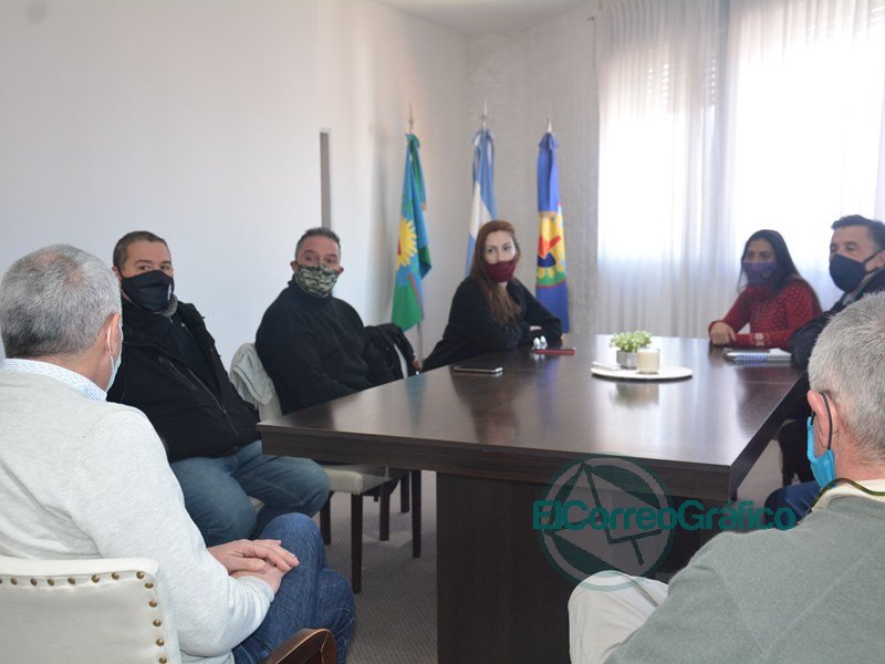 Cagliardi paseó a representantes de organismo de cooperativas por dependencias municipales