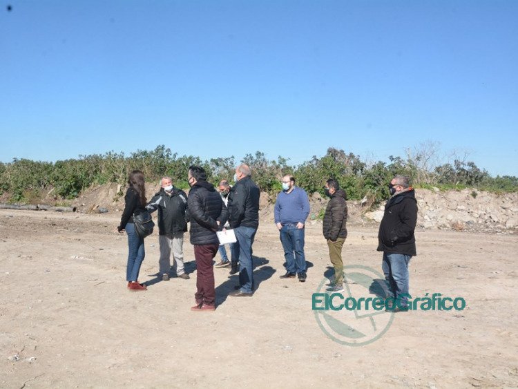 Cagliardi paseó a representantes de organismo de cooperativas por dependencias municipales
