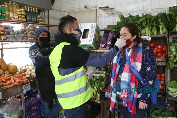 Controles sintomáticos a más de 3 mil personas en 7 localidades platenses Controles sintomáticos a más de 3 mil personas en 7 localidades platenses