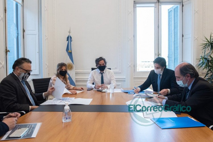 Créditos subsidiado para que docentes compren computadoras