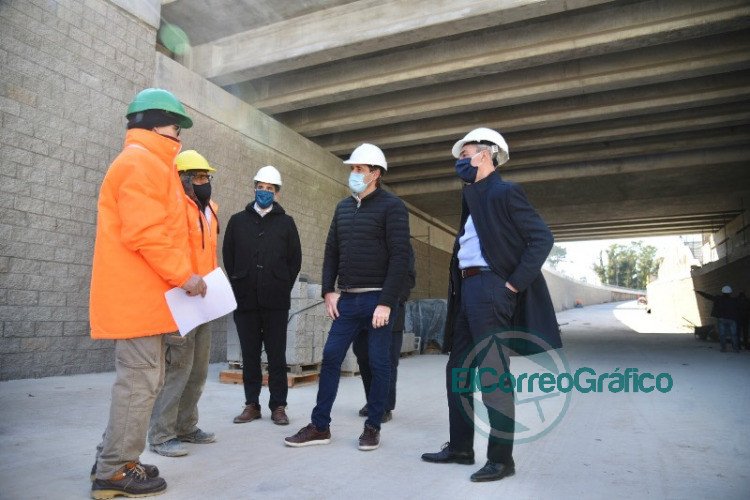 Garro y Meoni recorrieron los avances de la obra del paso bajo nivel de 1 y 32