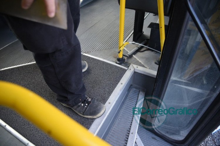 Instalan dispositivos para medir la temperatura de los pasajeros en el transporte público Instalan dispositivos para medir la temperatura de los pasajeros en el transporte público