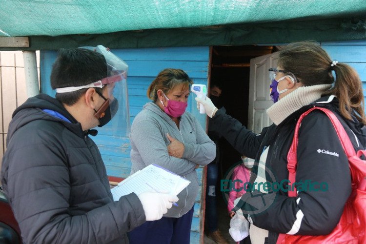 Operativo de control sanitario en Villa Elvira para detectar casos sospechosos de Covid-19