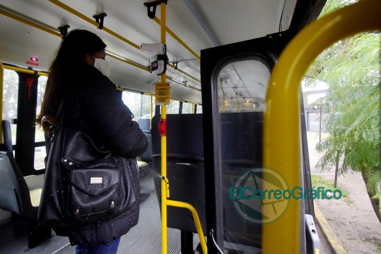 Verifican el cumplimiento de los protocolos de desinfección en los colectivos