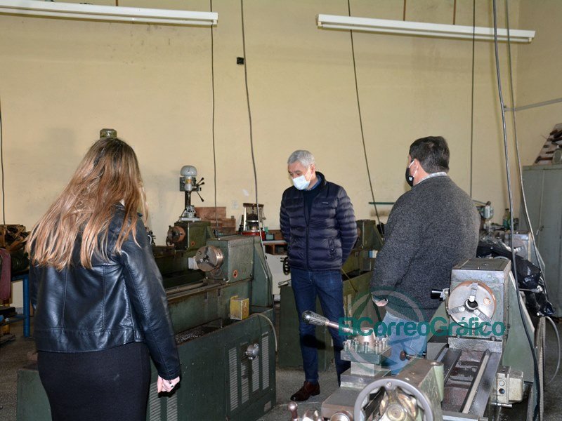 Cagliardi paseó por las obras del Centro de Formación Profesional N° 402 Cagliardi paseó por las obras del Centro de Formación Profesional N° 402