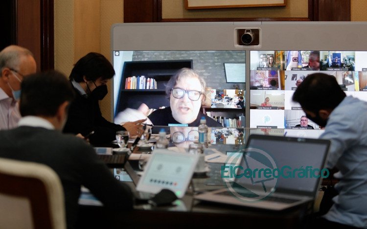 Kicillof se reunió con intendentes del Área Metropolitana y el Comité de Expertos
