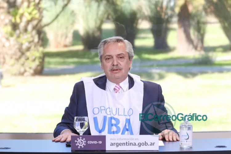 Fernández participó del acto por el 199° aniversario de la UBA