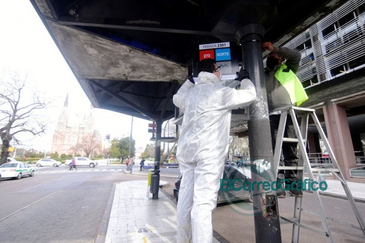 Intervención integral en los refugios y paradas de colectivos en La Plata Intervención integral en los refugios y paradas de colectivos en La Plata