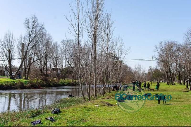 Jornada de limpieza del canal Génova llevada por vecinos y ambientalistas