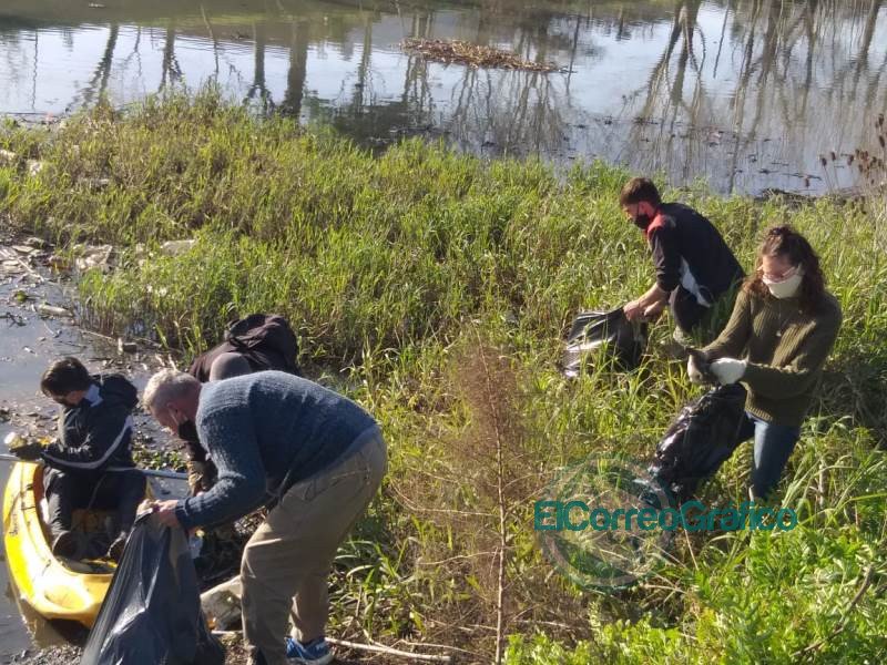 Jornada de limpieza del canal Génova llevada por vecinos y ambientalistas