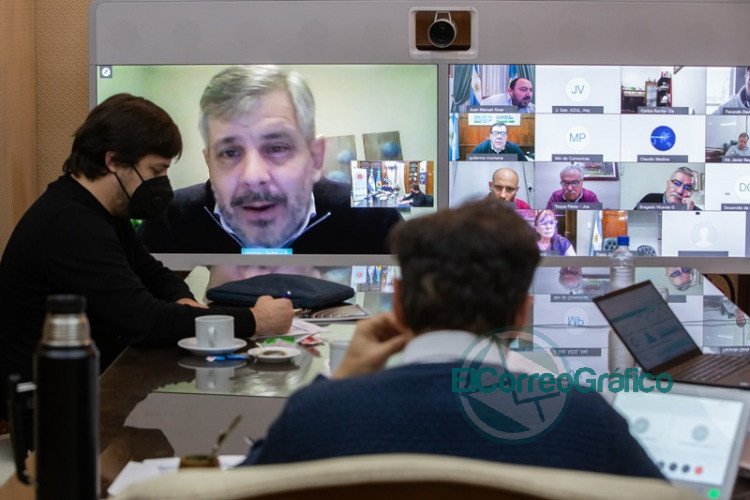 Kicillof se reunió con intendentes para evaluar la situación epidemiológica de sus distritos