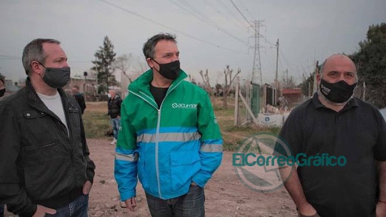 Sabbatella y Menéndez supervisaron los trabajos de limpieza en arroyos de Merlo