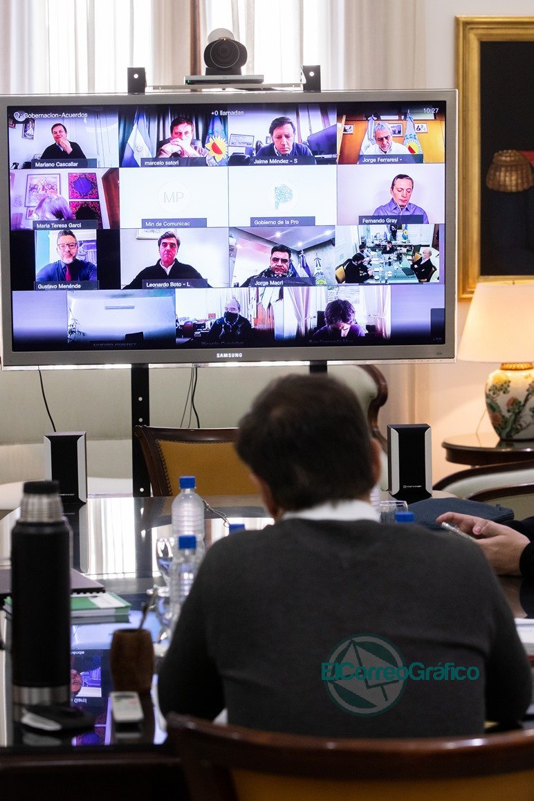 Kicillof se reunió con intendentes del Área Metropolitana y el Comité de Expertos