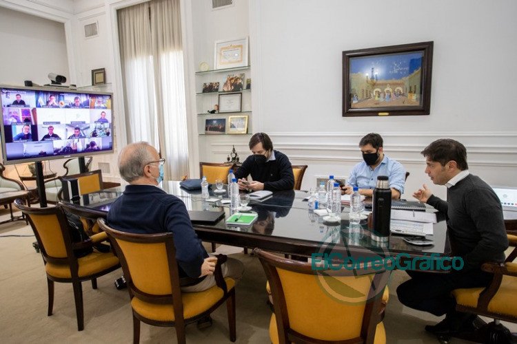 Kicillof se reunió con intendentes del Área Metropolitana y el Comité de Expertos