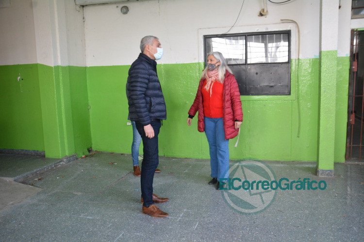 Cagliardi se despojó del rezago de un motor donandolo a la Técnica Nº 2