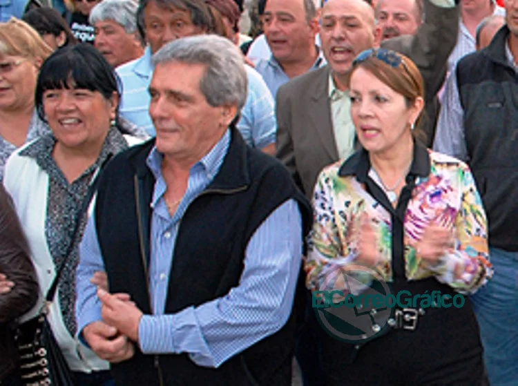 La policía de Presidente Perón y el sindicato de Carlos Acuña llevaron a Médicos del Mundo a la comisaría