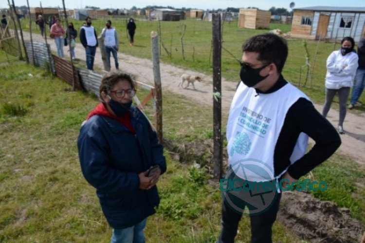 Primer beneficiario del proyecto de urbanización del expredio Planeadores de Los Hornos Primer beneficiario del proyecto de urbanización del expredio Planeadores de Los Hornos