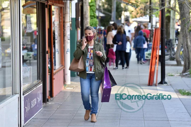 Amplían los horarios de atención para comercios no esenciales en La Plata Amplían los horarios de atención para comercios no esenciales en La Plata