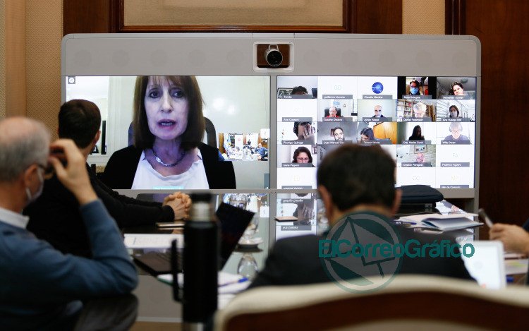 Kicillof con especialistas e intendentes analizaron la situación epidemiológica